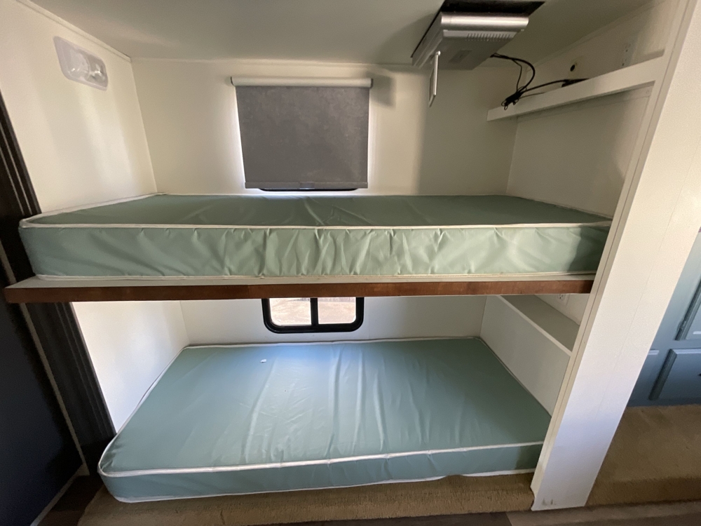 Double bunks in the RV