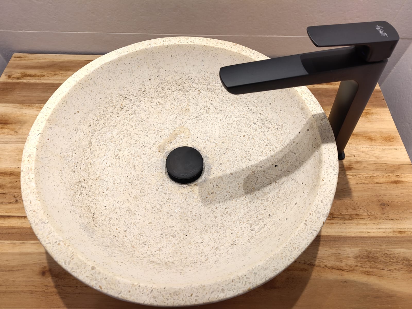 Vasque en pierre naturelle