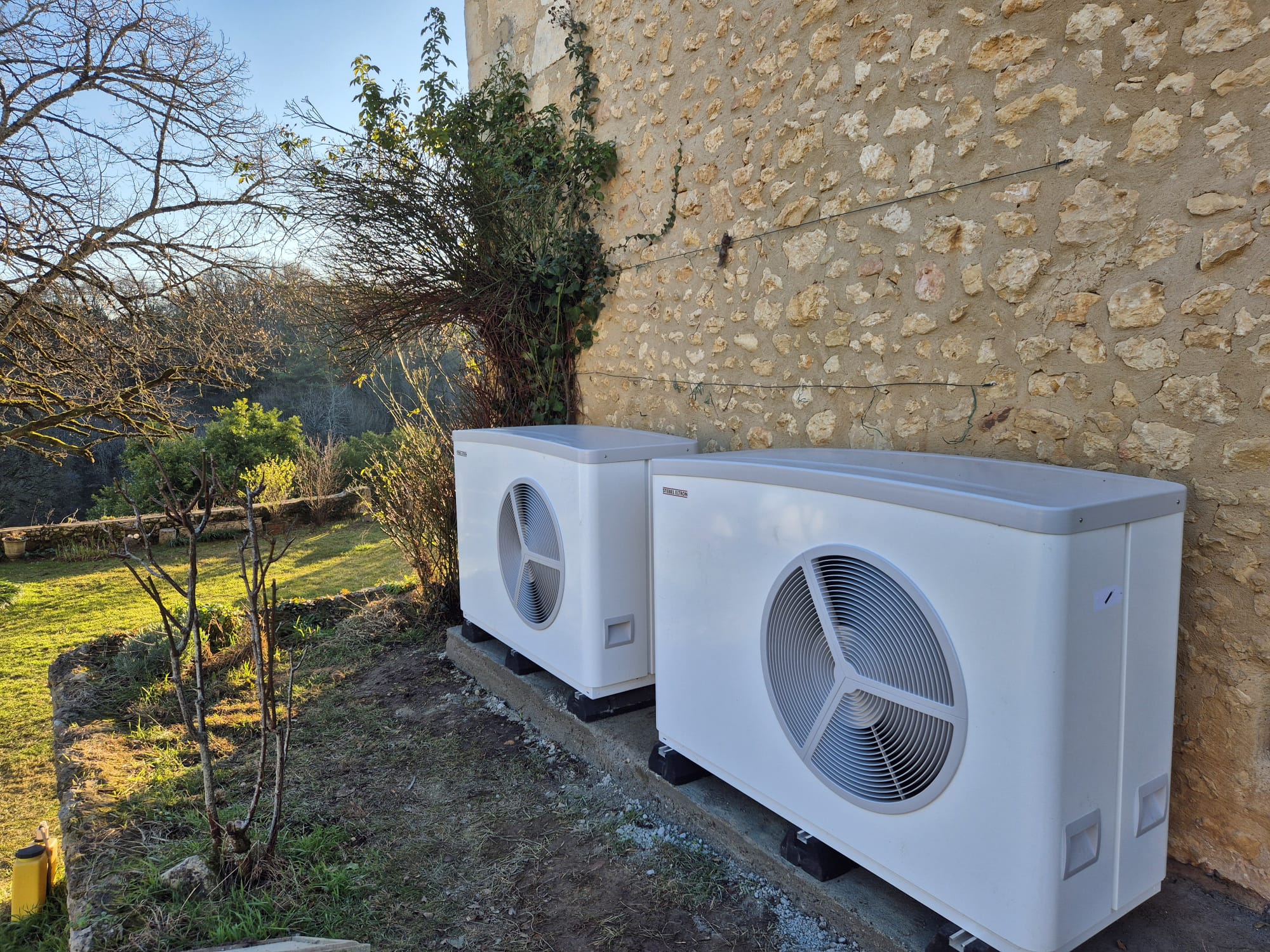 Pompes à chaleur maison en pierre