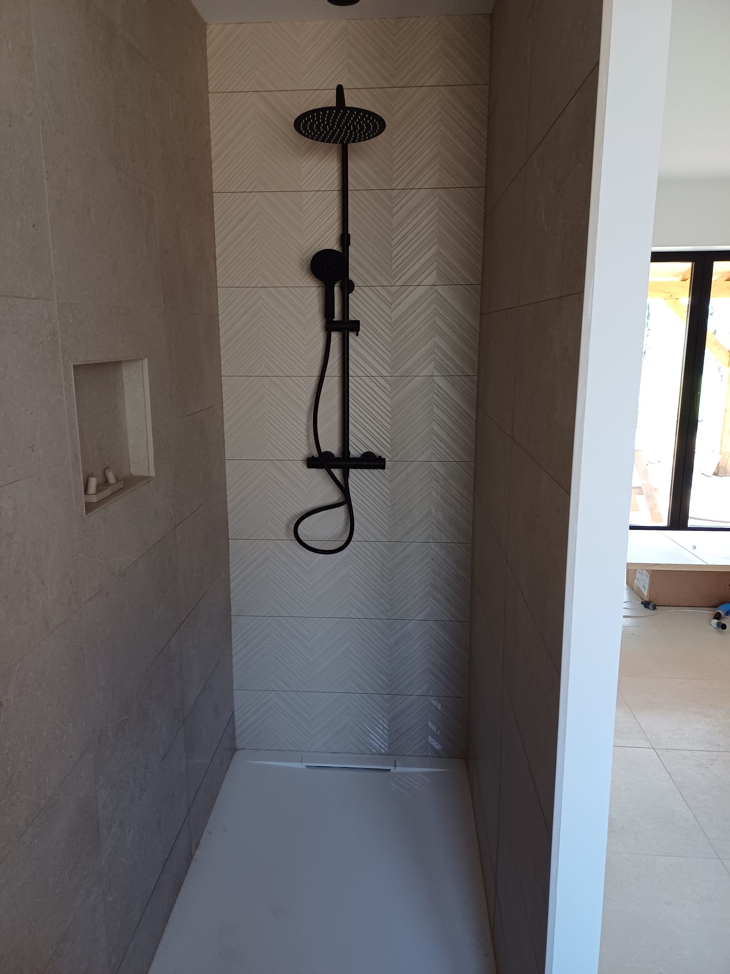 Douche italienne avec niche encastrée