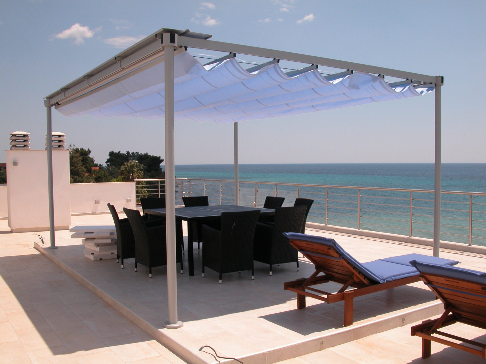 LeafShades freestanding rooftop terrace ocean view outdoor dining shade