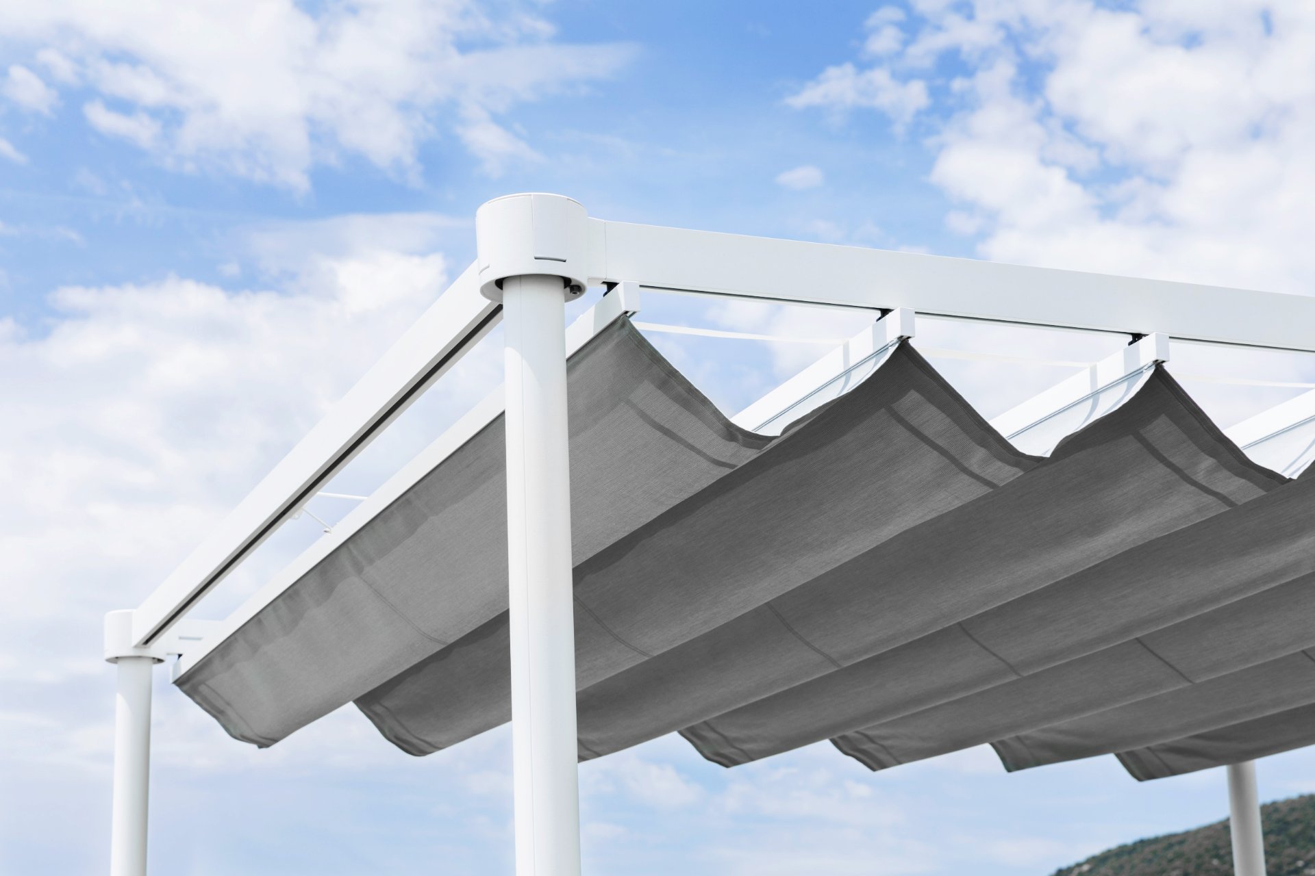 LeafShades aluminium frame close-up with wave fabric canopy detail