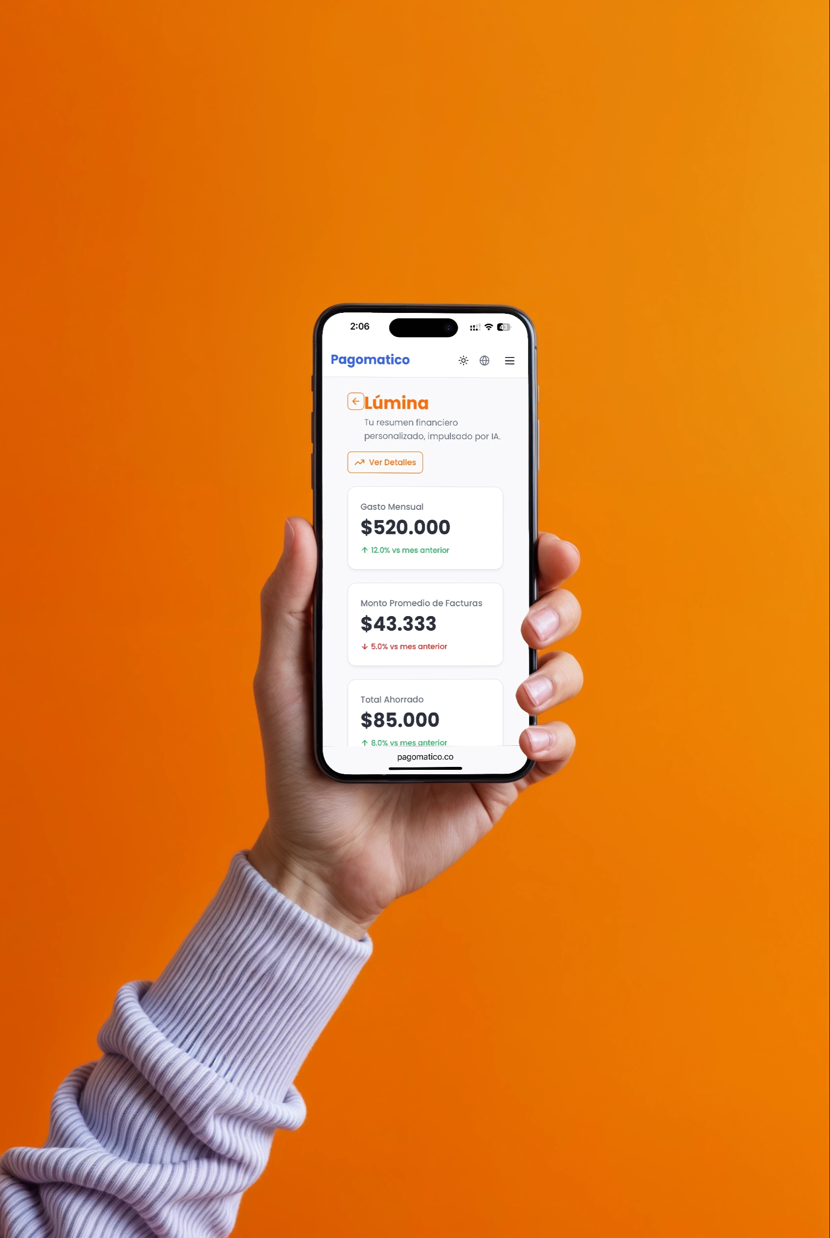 Lúmina mobile app showing monthly spending of $520,000, average invoice amount of $43,333, and total savings of $85,000 with AI-powered financial insights